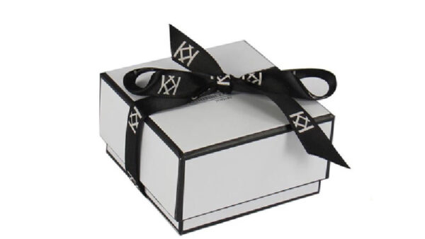 Hộp giấy quà tặng